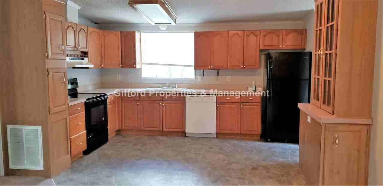 8451 Seville Ave - Photo 3 of 10