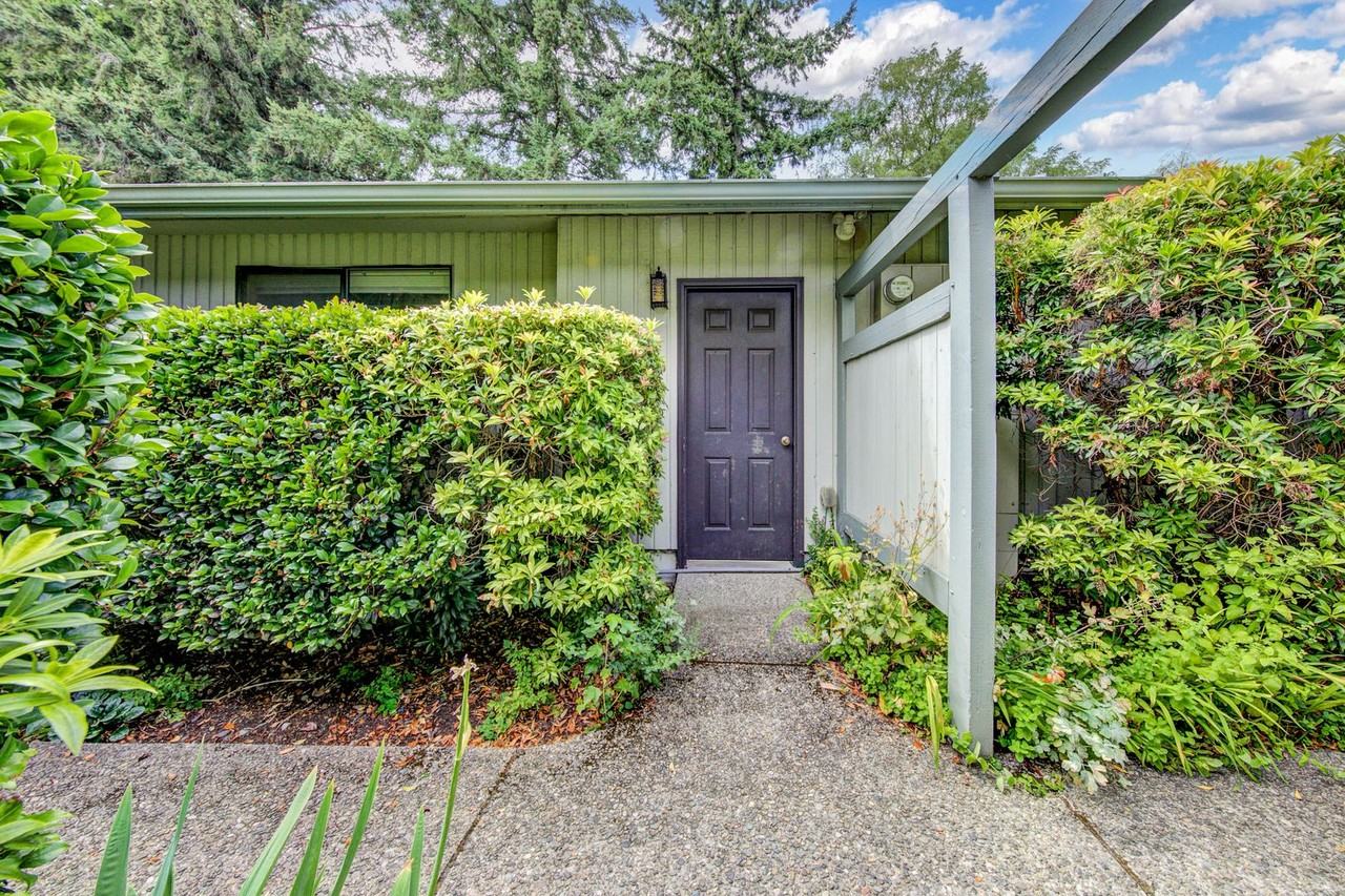 125 Ihland Way Ne - Photo 3 of 30