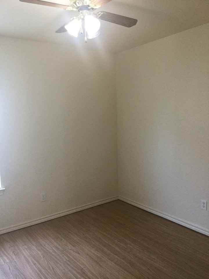 8102 Marydean Ave - Photo 7 of 12