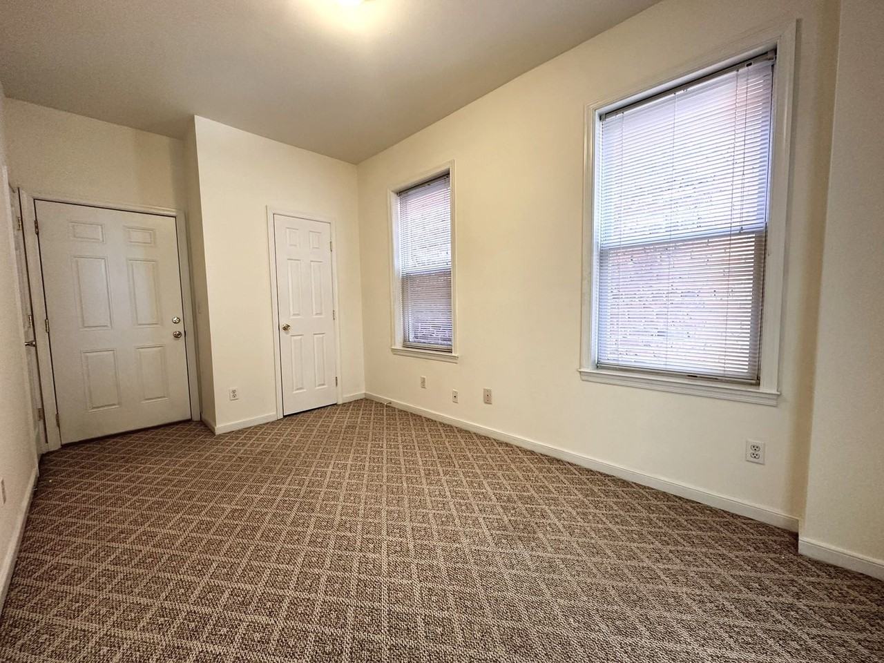 Hanover Ave. 3215 - Photo 2 of 18