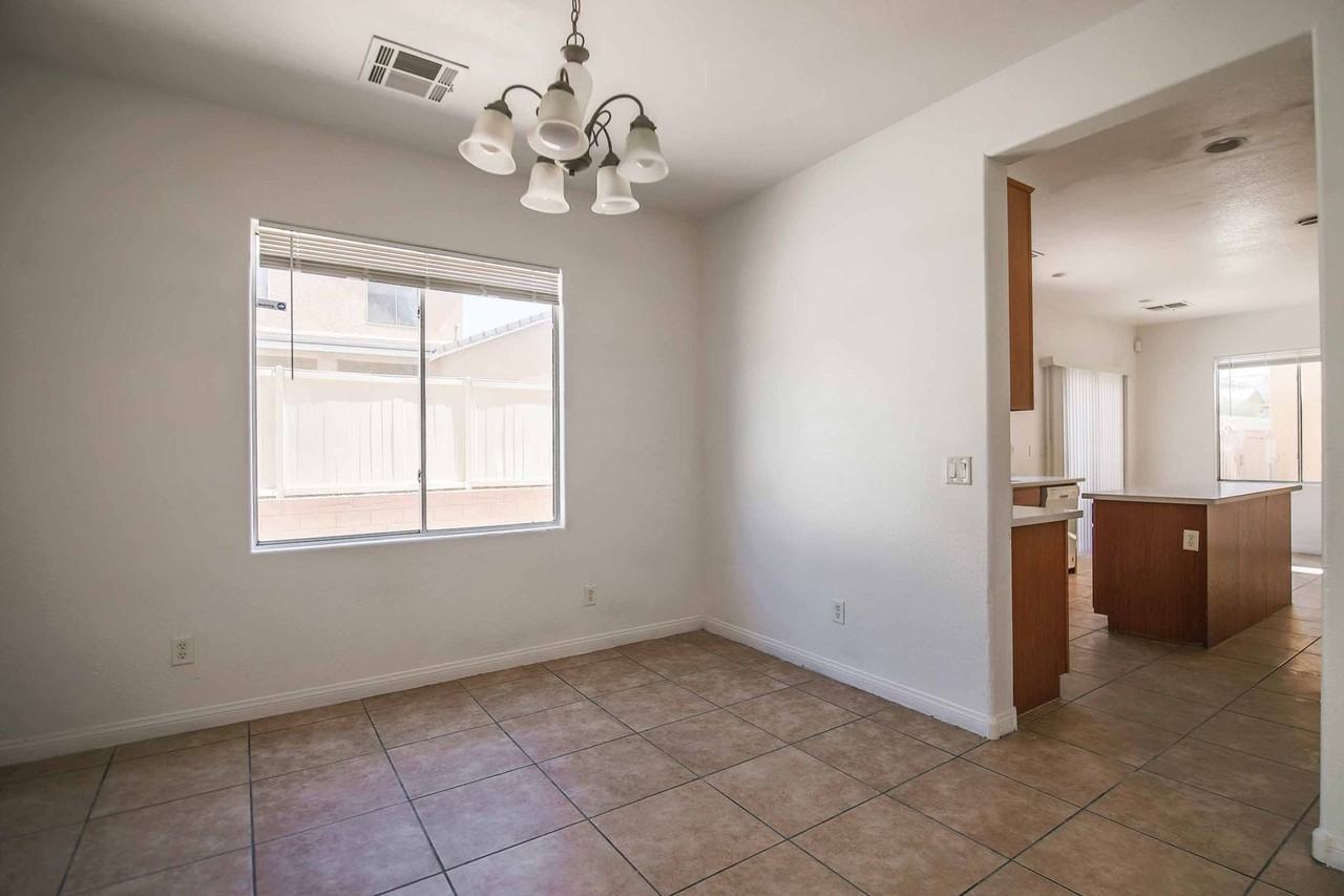 4420 Pacific Crest Ave - Photo 3 of 23