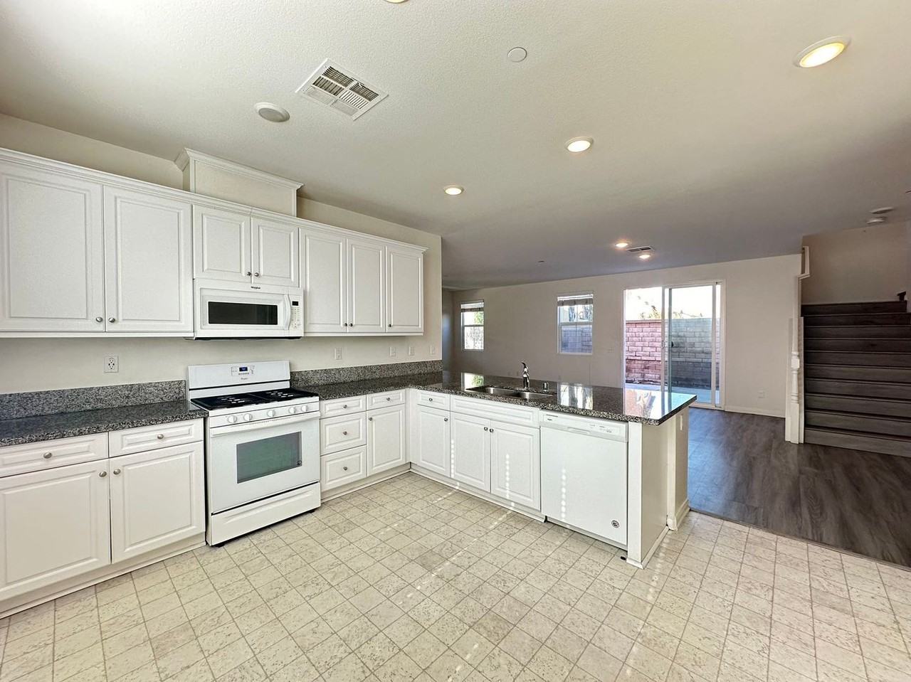 13100 Irisbend Ave - Photo 3 of 20