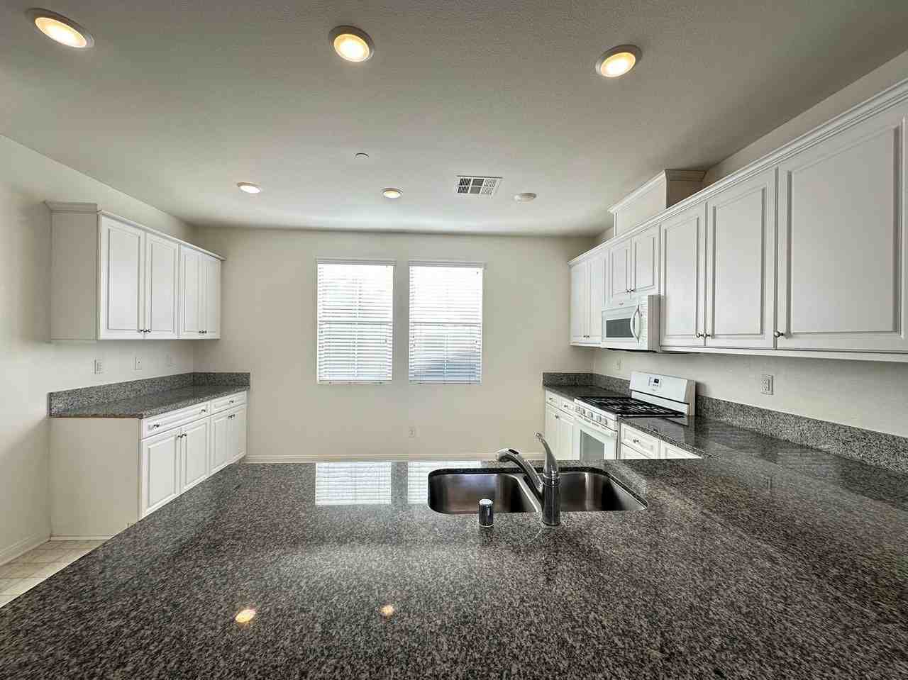 13100 Irisbend Ave - Photo 4 of 20