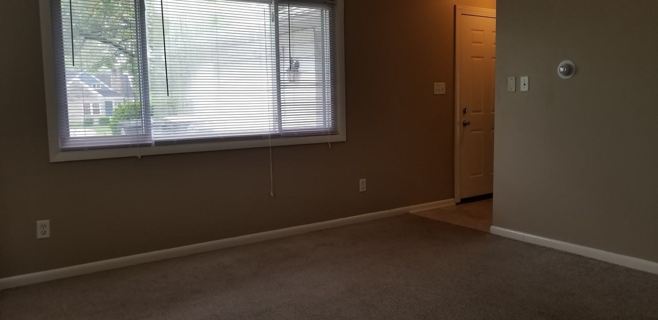 6715 S Calhoun St - Photo 3 of 17