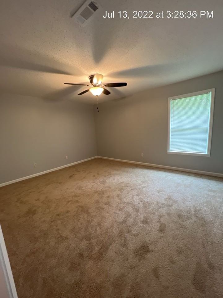 404 Springdale Dr - Photo 2 of 7
