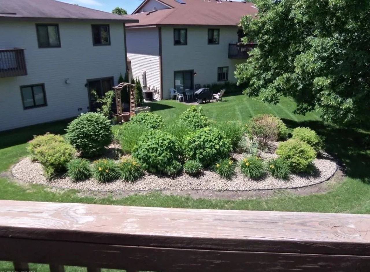 11151 Edgewood Cir N - Photo 3 of 4