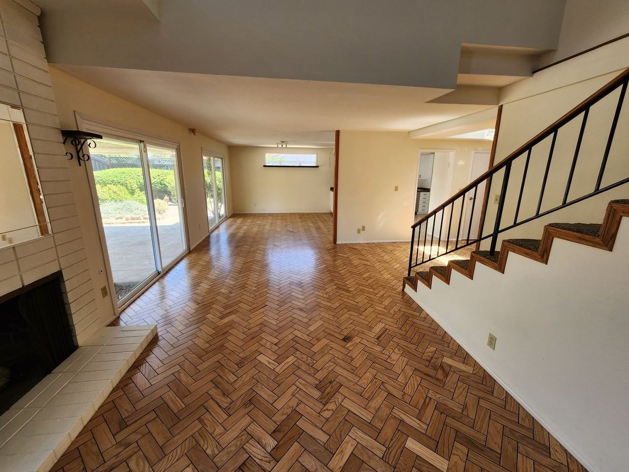 5672 Stresemann St - Photo 3 of 9