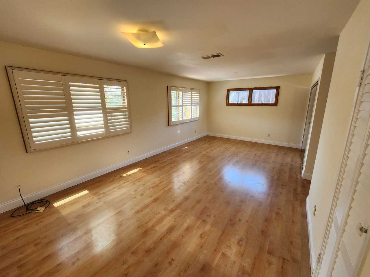 5672 Stresemann St - Photo 6 of 9