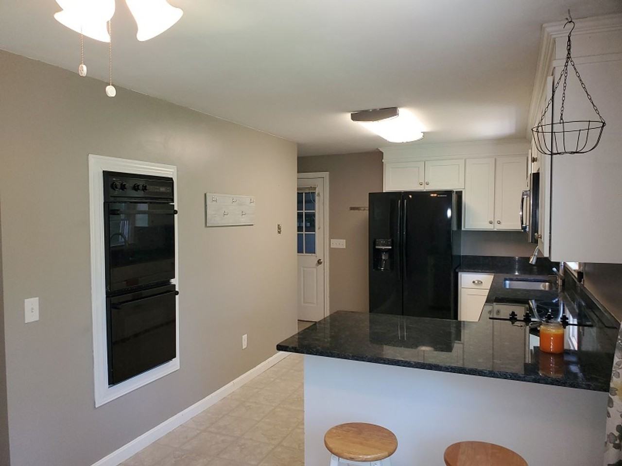 37 Cricket Dr - Photo 2 of 16