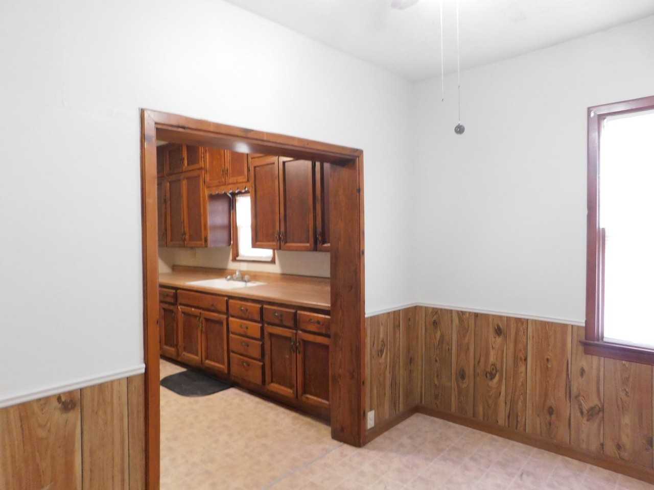 919 W Carr Ave - Photo 3 of 19