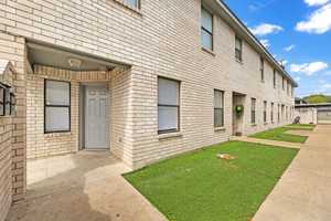 featured image of 910 W Cherokee Ave
