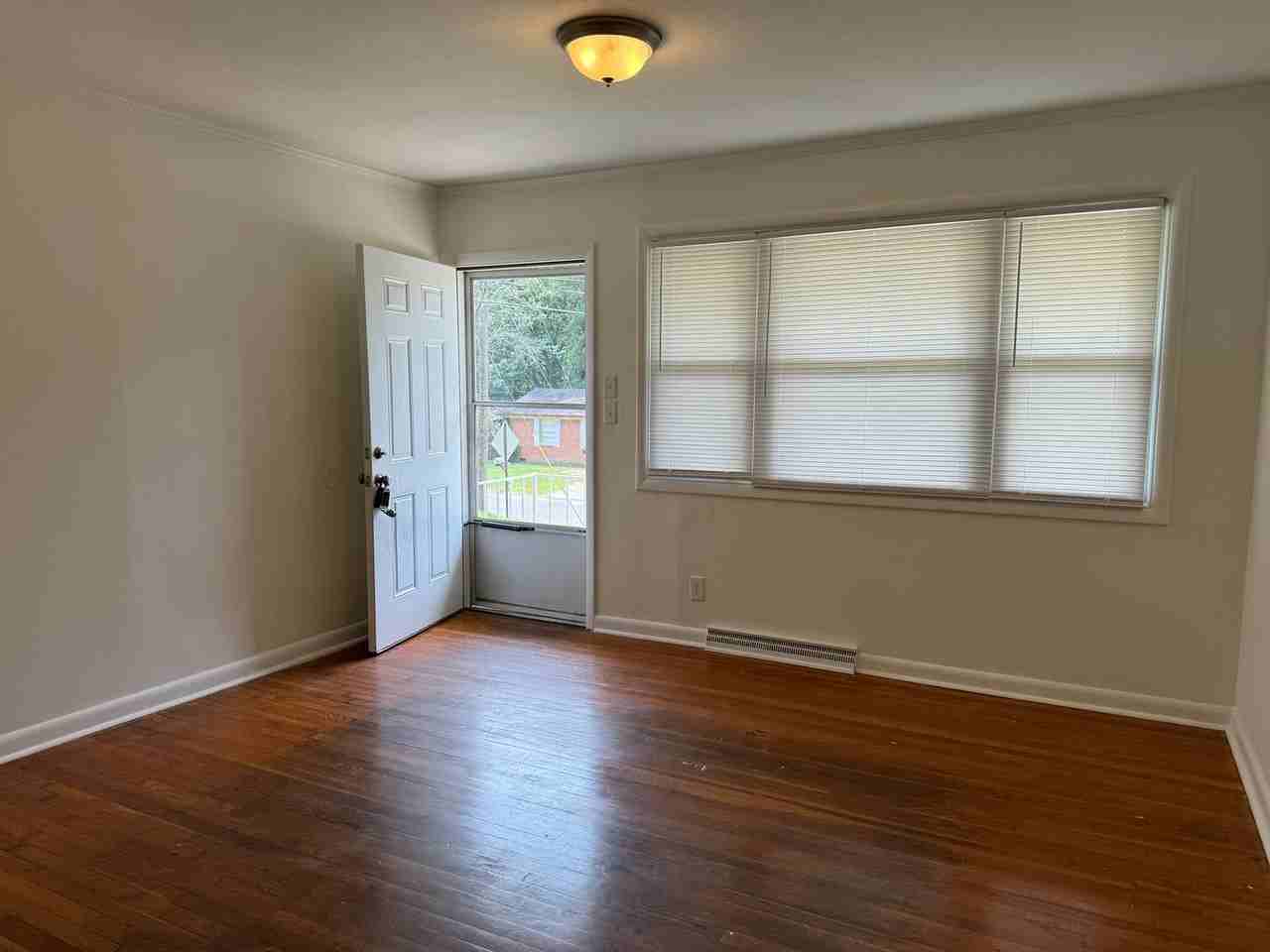 2820 Mary Ave - Photo 2 of 12