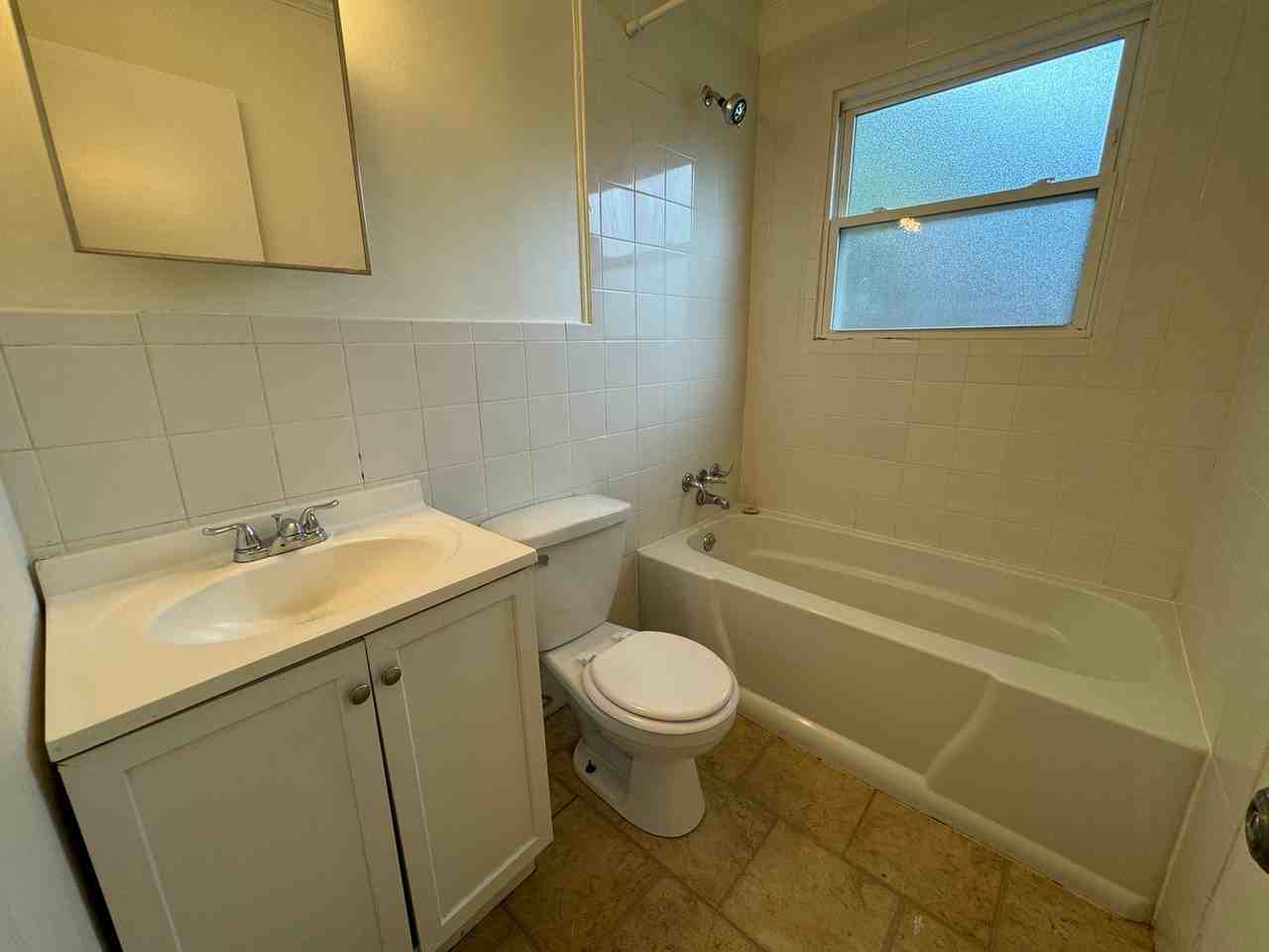 2820 Mary Ave - Photo 6 of 12