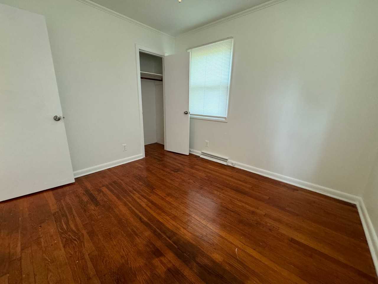 2820 Mary Ave - Photo 7 of 12