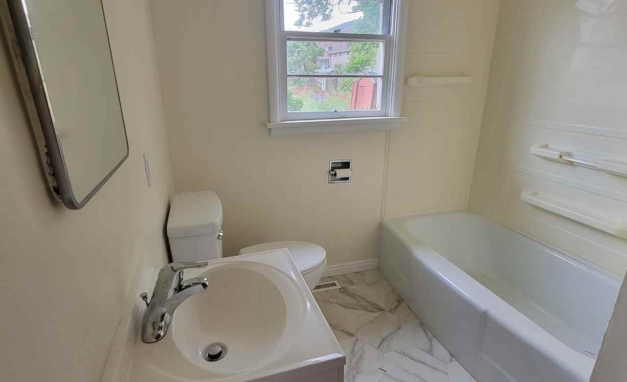 297 S 500 W - Photo 3 of 14