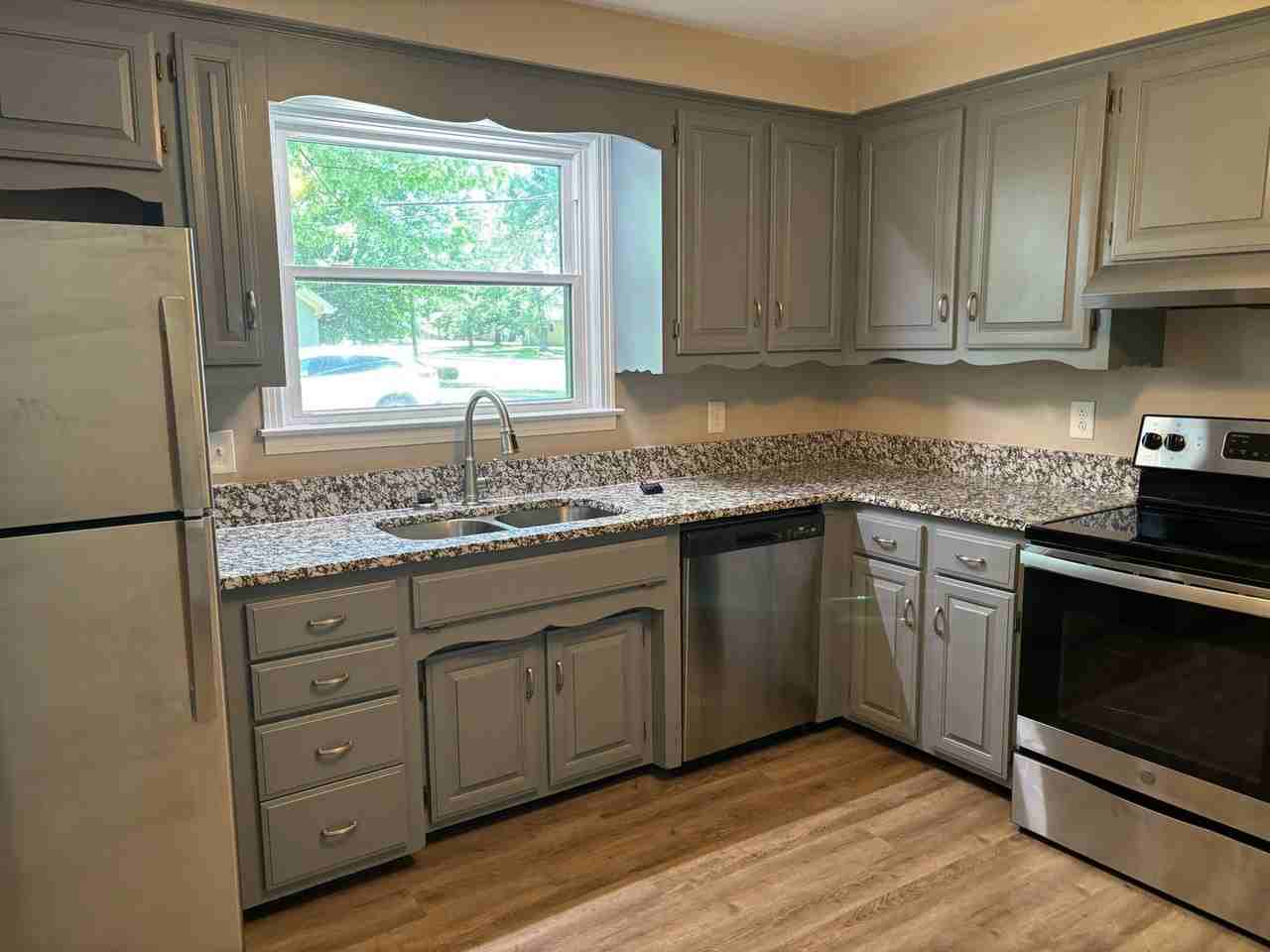 231 Alfred Dr - Photo 2 of 9