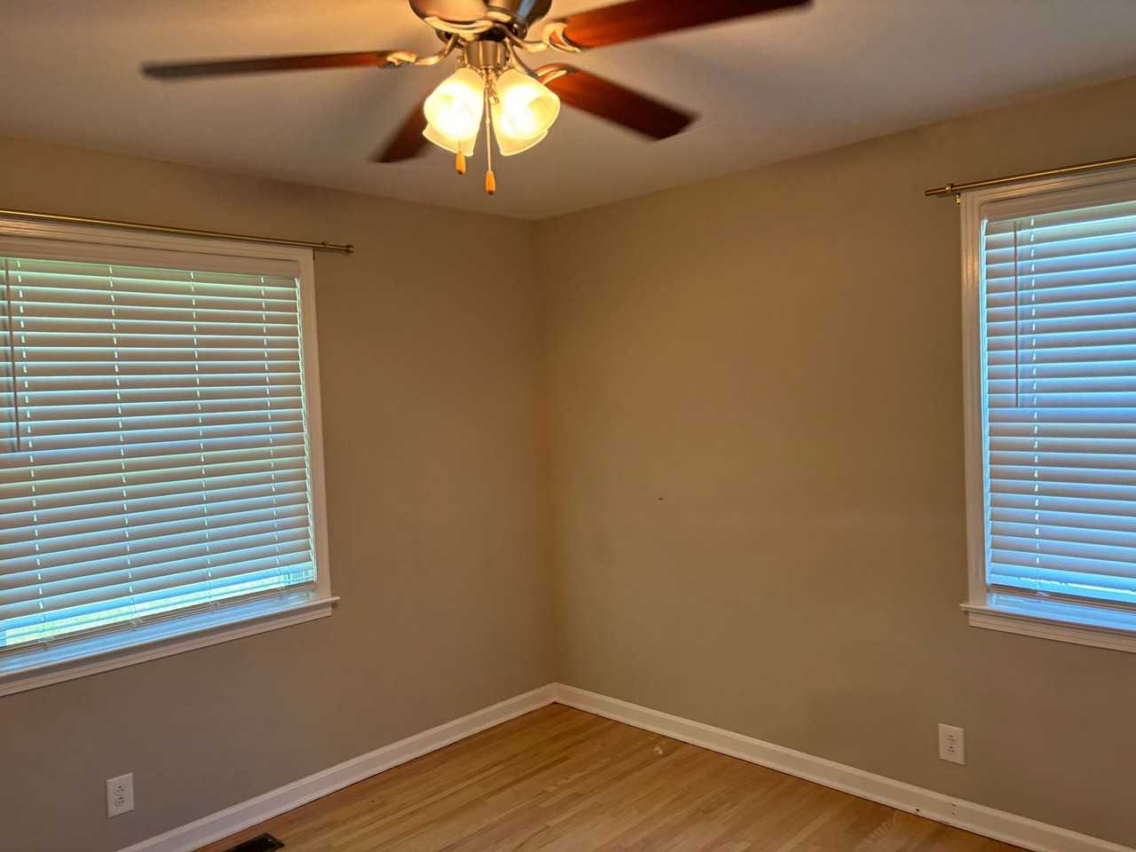 231 Alfred Dr - Photo 4 of 9