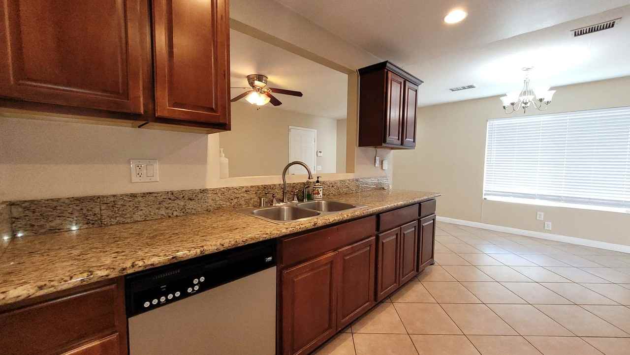 1253 Joshua St - Photo 4 of 20
