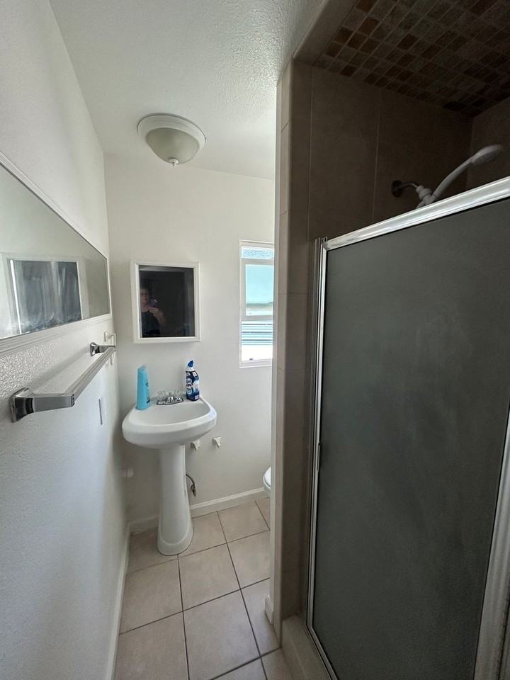 309 Pennsylvania Ave - Photo 6 of 16