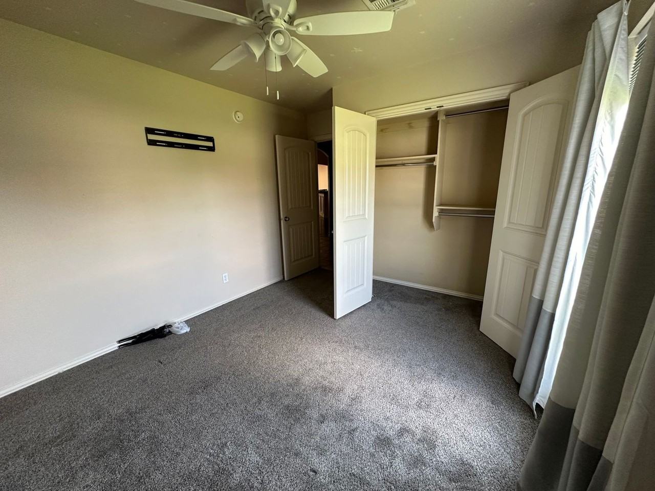 10812 E 123rd St N - Photo 3 of 11