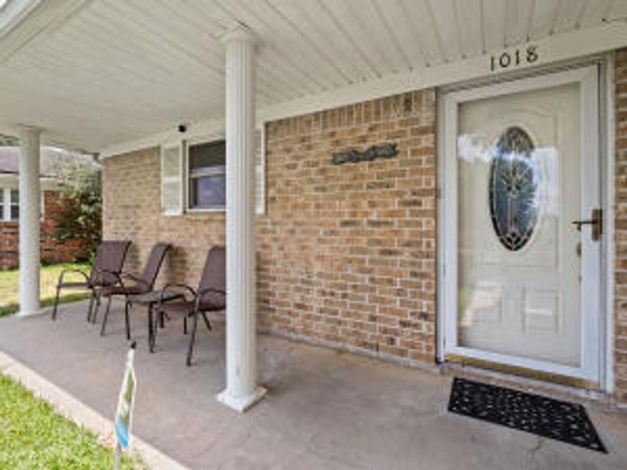 1018 Meadow Brook St - Photo 2 of 42