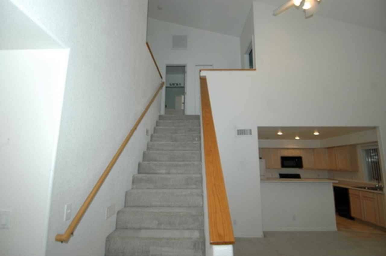 2112 S Linmar Ct - Photo 3 of 10