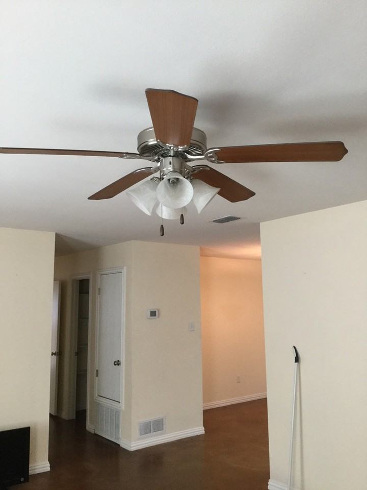 1010 Jameson St - Photo 3 of 5