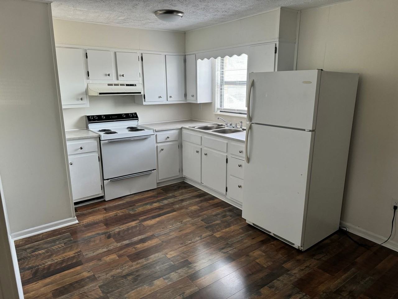Hale Avenue Apartments - Photo 3 of 7