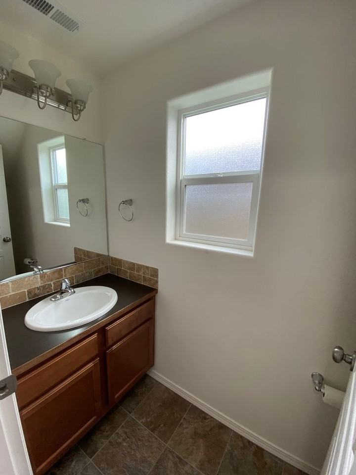 1178 S 2nd St - Photo 7 of 16