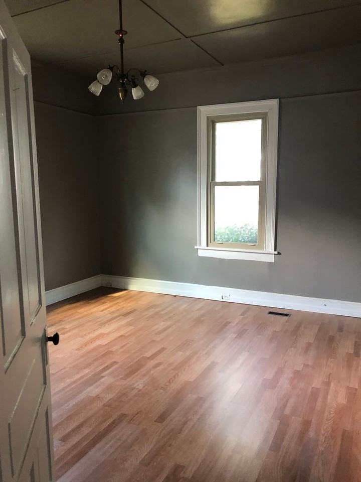 504 E Hampton St - Photo 3 of 18