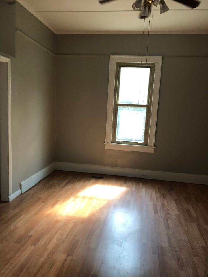 504 E Hampton St - Photo 4 of 18