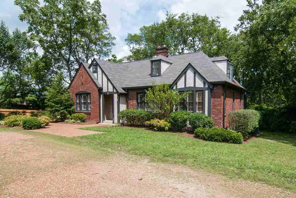 2040 Overhill Dr - Photo 2 of 32