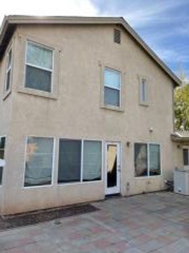 2503 Rose Hill Ln - Photo 3 of 44