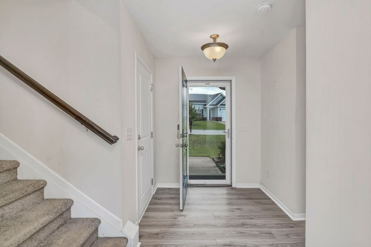 356 Finch Ln - Photo 2 of 38