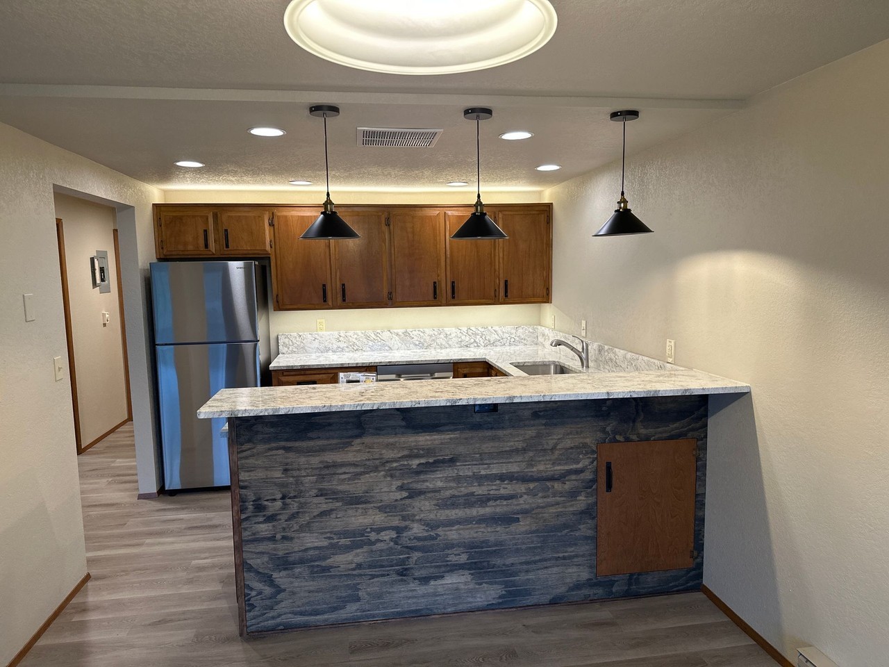 Large Mount Vernon 2 Bed 2 Bath - Photo 5 of 10