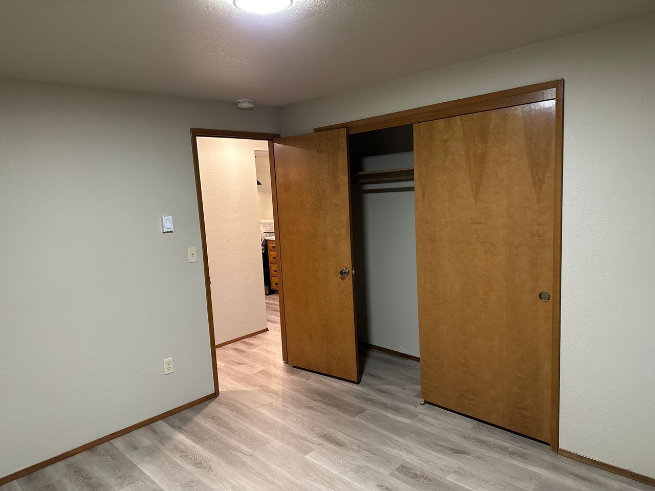 Large Mount Vernon 2 Bed 2 Bath - Photo 6 of 10