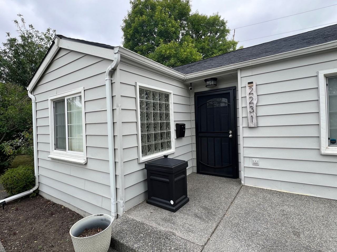2231 E Wright Ave - Photo 5 of 21