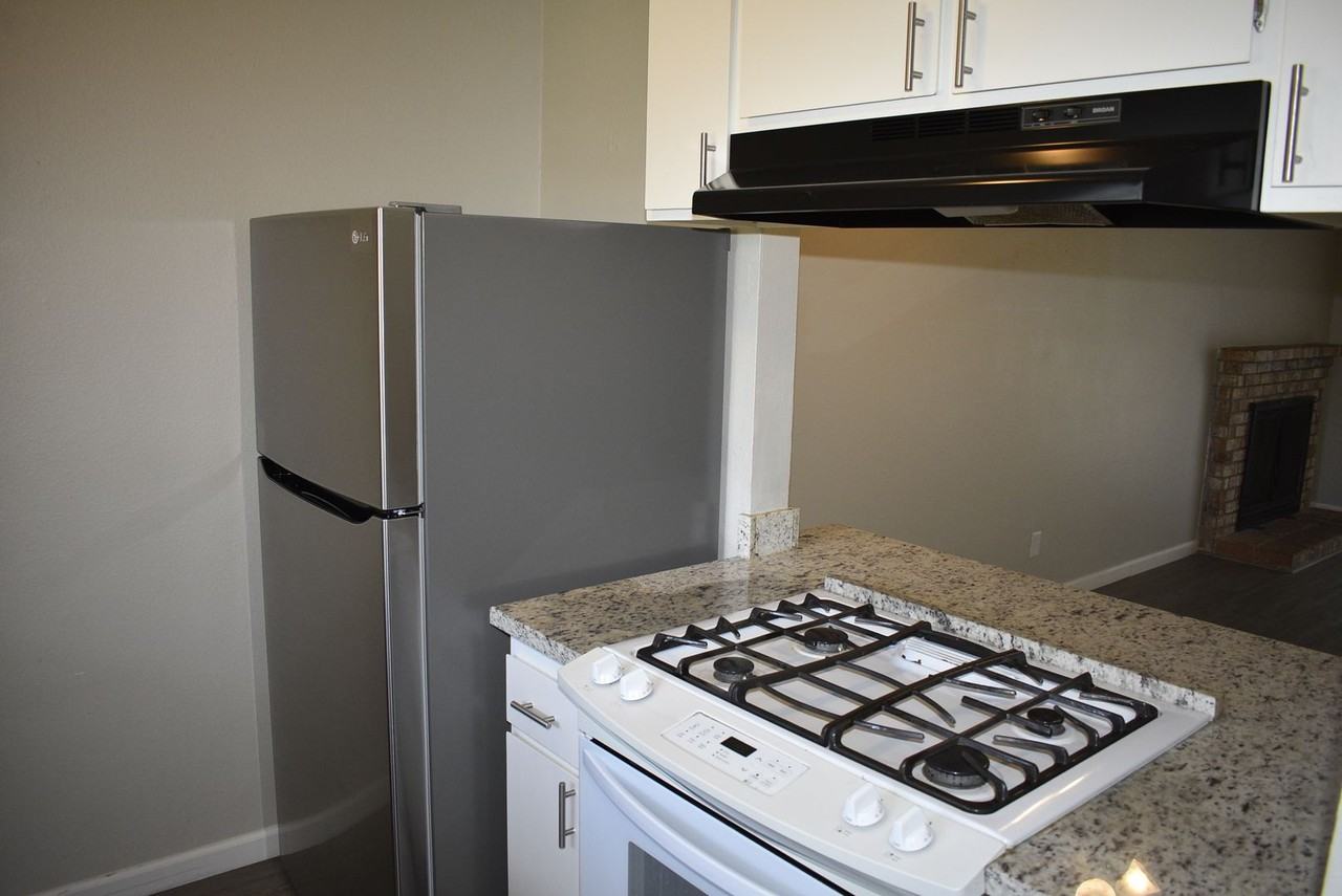2625 Capitales Dr - Photo 2 of 12