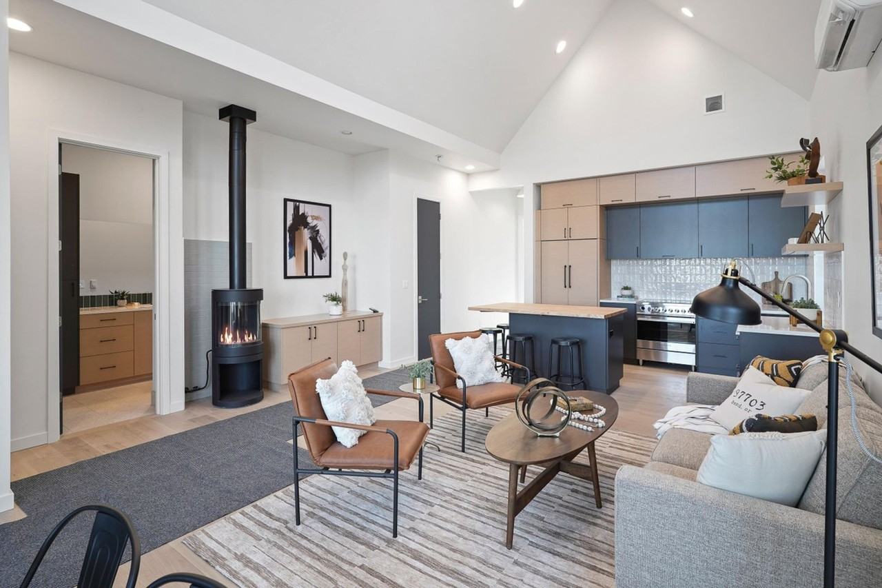 3288 Nw Celilo Ln - Photo 5 of 16