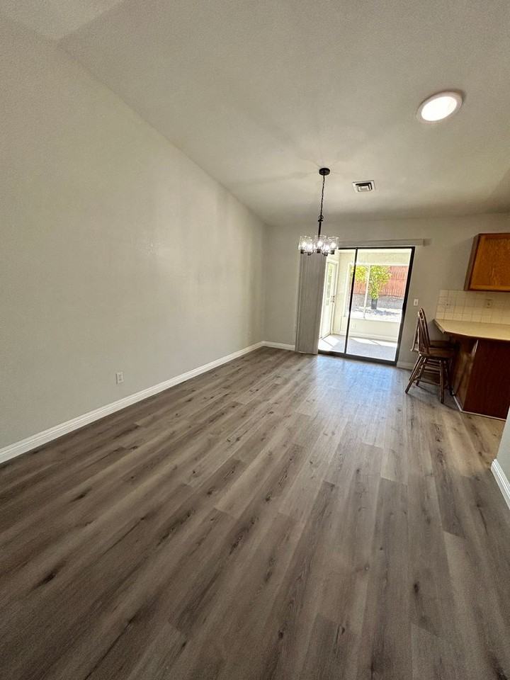 2910 Yuma Dr - Photo 5 of 30