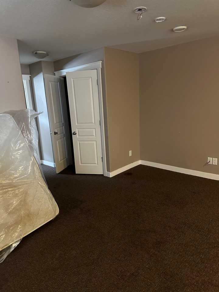 365 Osler St #B - Photo 3 of 8