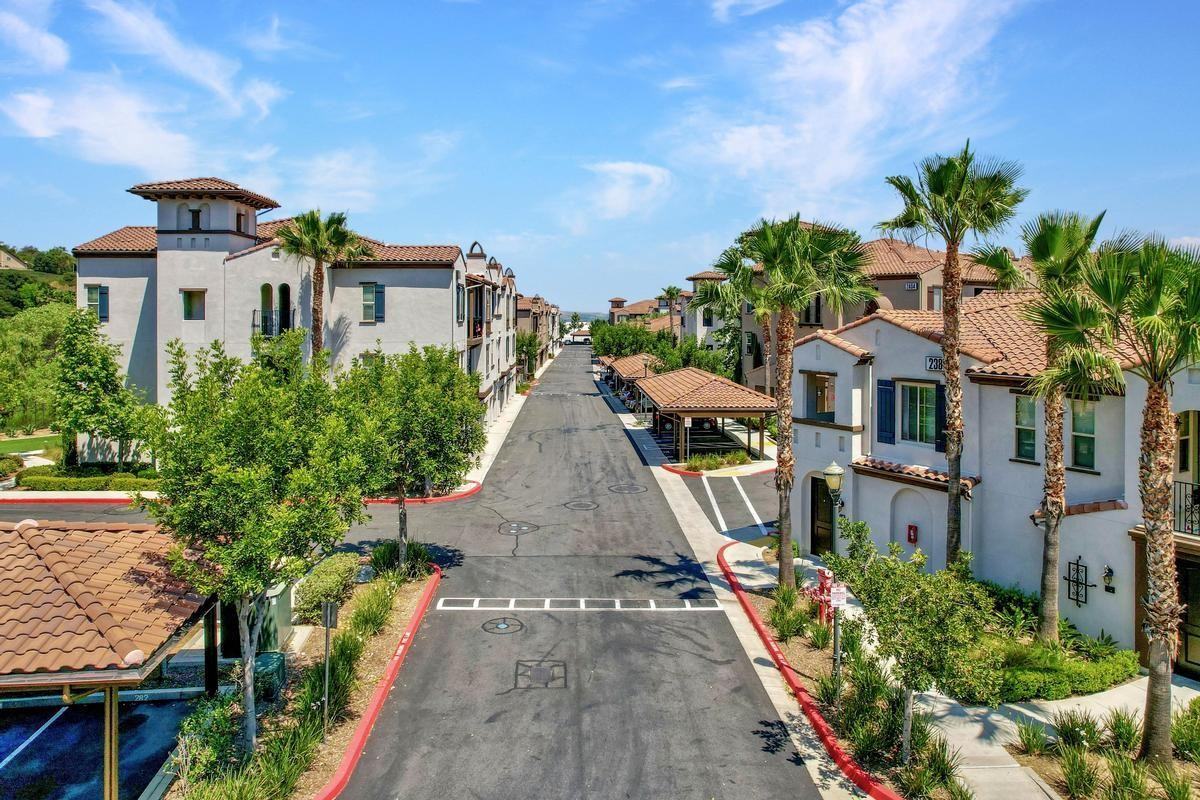 2300 Palisades Dr - Photo 5 of 48