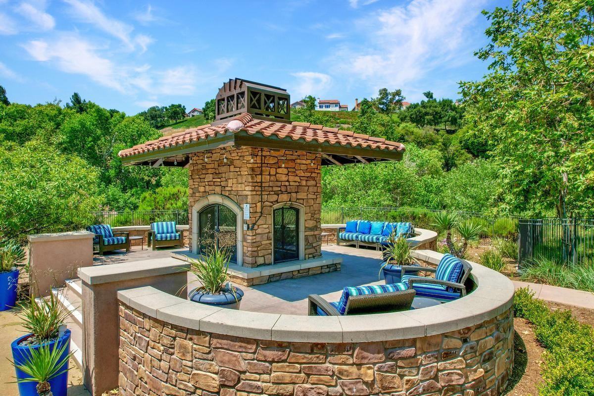 2300 Palisades Dr - Photo 5 of 48