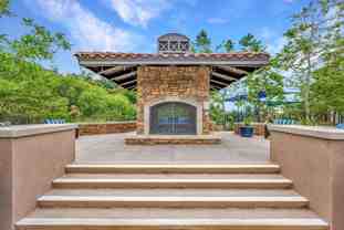 2300 Palisades Dr - Photo 1 of 1