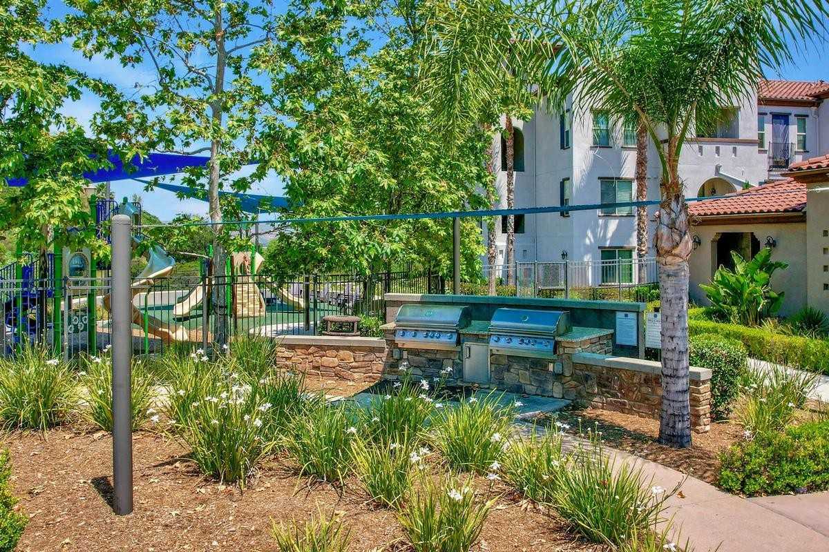 2300 Palisades Dr - Photo 7 of 48