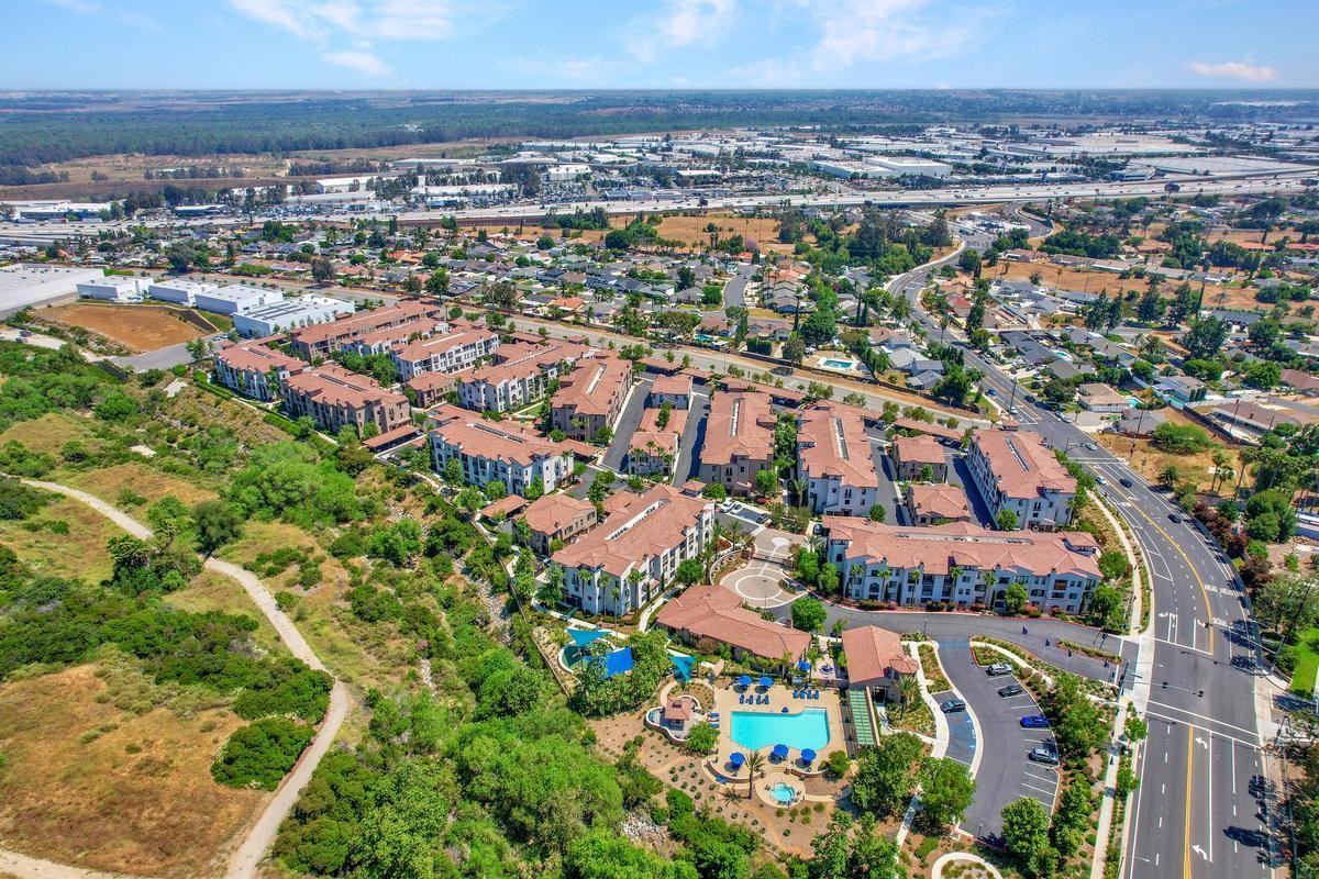 2300 Palisades Dr - Photo 5 of 48