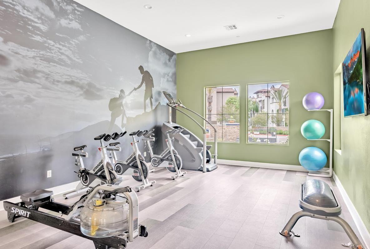 2300 Palisades Dr - Photo 4 of 48