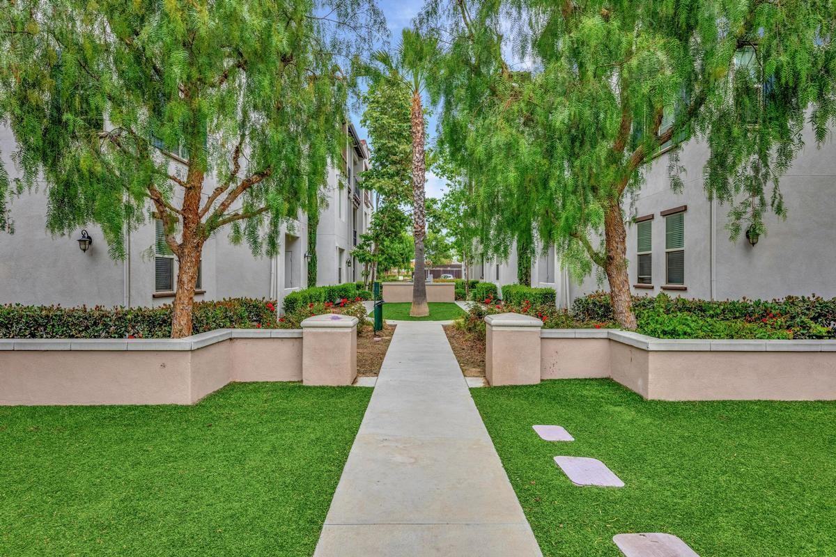 2300 Palisades Dr - Photo 2 of 48