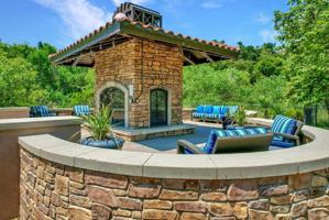 featured image of 2300 Palisades Drive