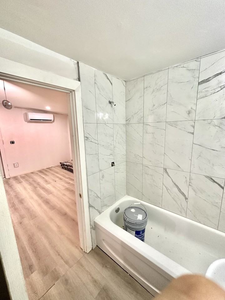 146 Windmill Road #Apt1 - Photo 3 of 4